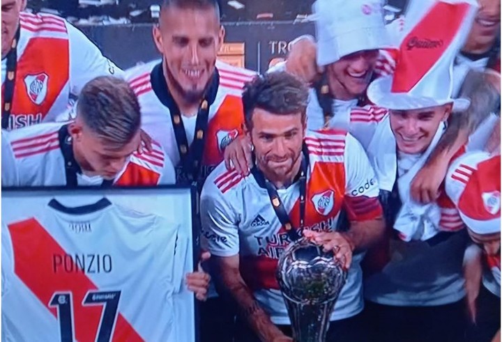 Galván coincidió también en el último partido que jugó Ponzio.