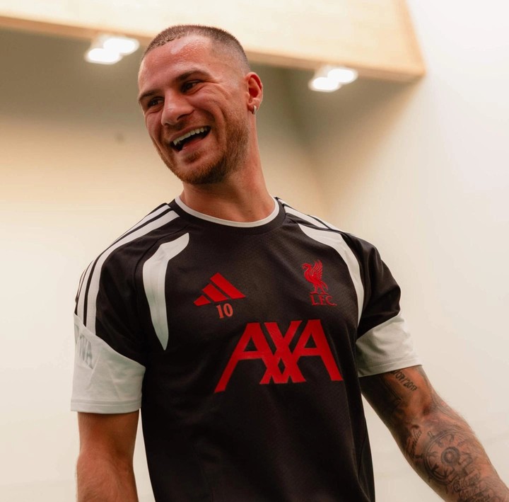 Alexis Mac Allister en su vuelta a los entrenamientos del Liverpool. Fotos: Nikki Dyer - Liverpool.