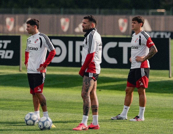 Otamendi, Montiel y Martínez Quarta en el Camp. Prensa River.