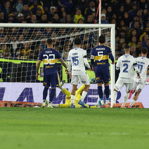 Video: la responsabilidad de Montero y la barrera en el gol de Vélez a Boca