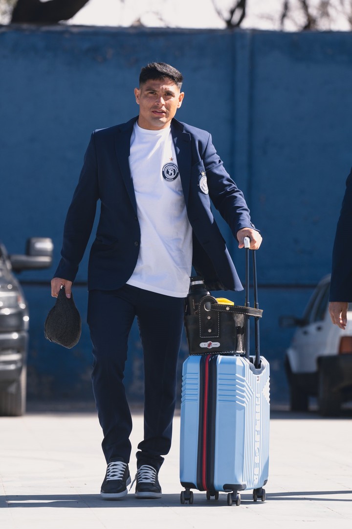 Maxi Salas, con Independiente Rivadavia, rumbo a Brasil para jugar la Copa Libertadores.