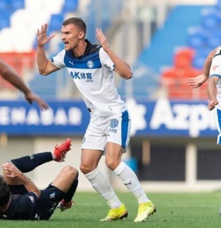 El Alavés le rescindió a Nikola Maras por haber bajado su nivel a propósito.
