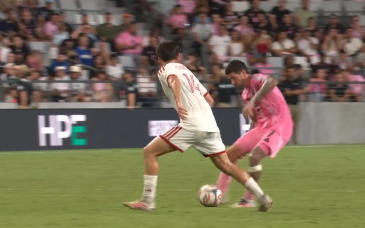 De Paul y un pase quirúrgico para el gol de Messi.