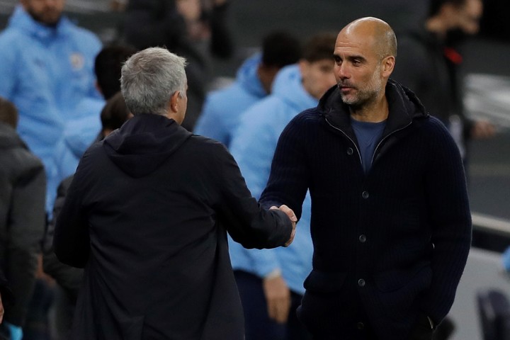 Pep Guardiola y José Mourinho. (AP)
