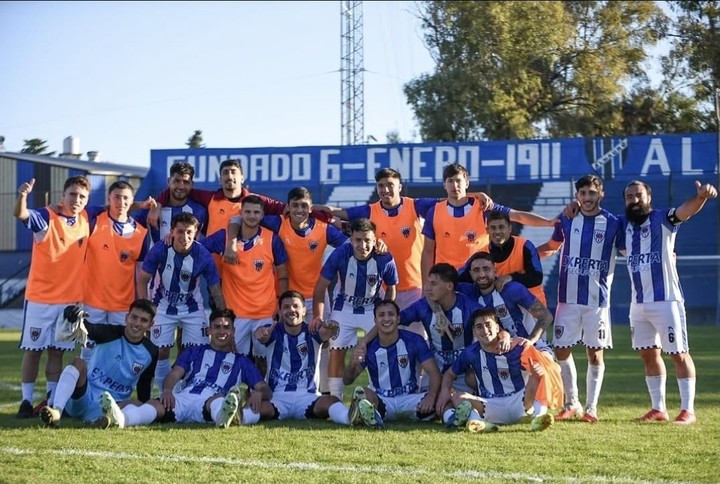 Sportivo Barracas festejó en el Tres de Febrero. (Foto: @phangi.silva)