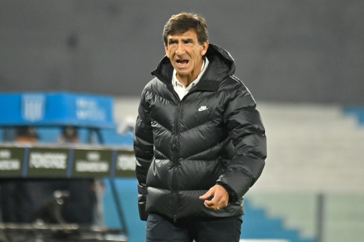 Gustavo Costas fue despedido de Racing antes del Mundial.