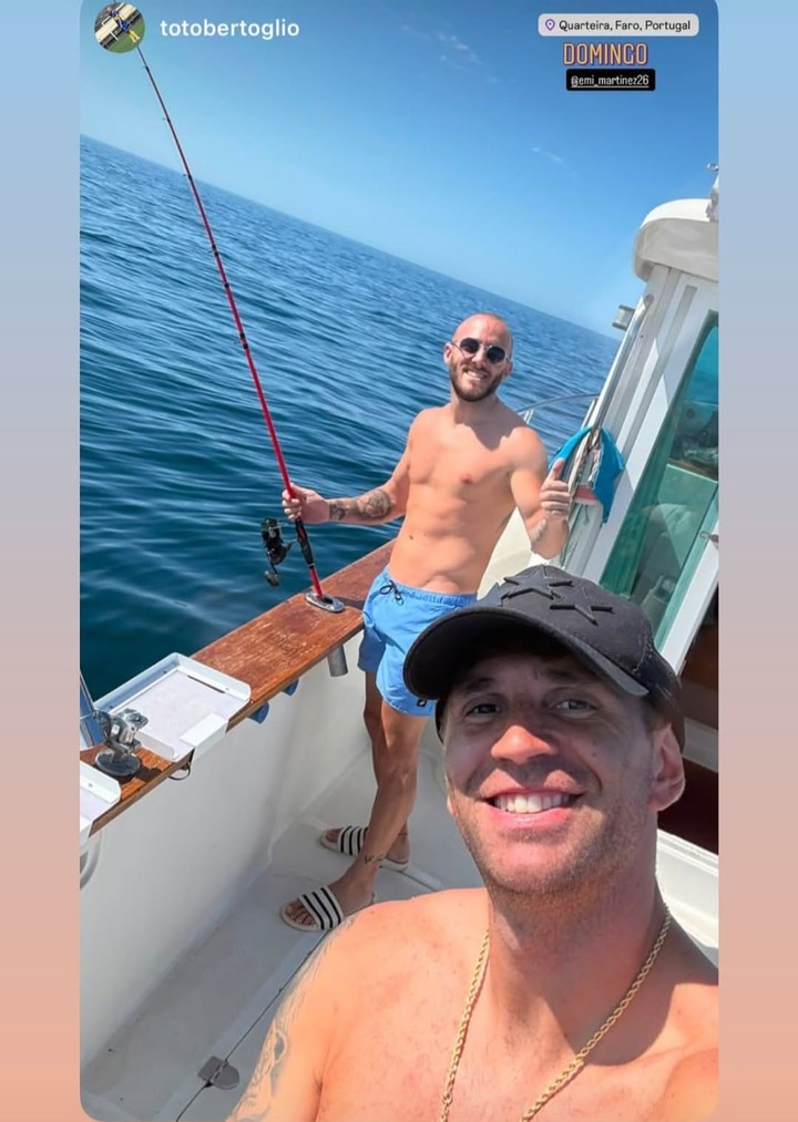 El Dibu, de pesca en Portugal, una semana atrás..