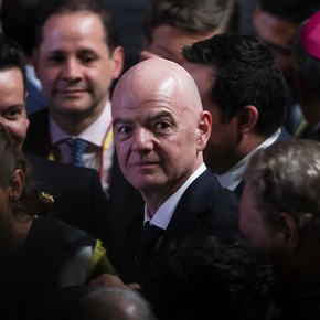 La lucha por el poder en la FIFA: Infantino sumó apoyo árabe