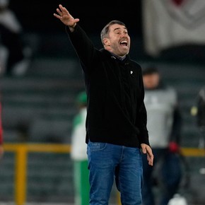 Videos: las jugadas en las que se salvó River más la calentura de Coudet con Borré y qué dijo el DT