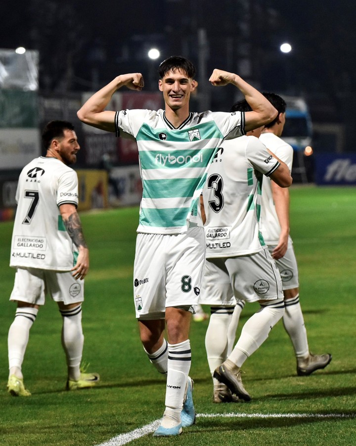 Ferro es el líder de la Zona A de la Primera Nacional.