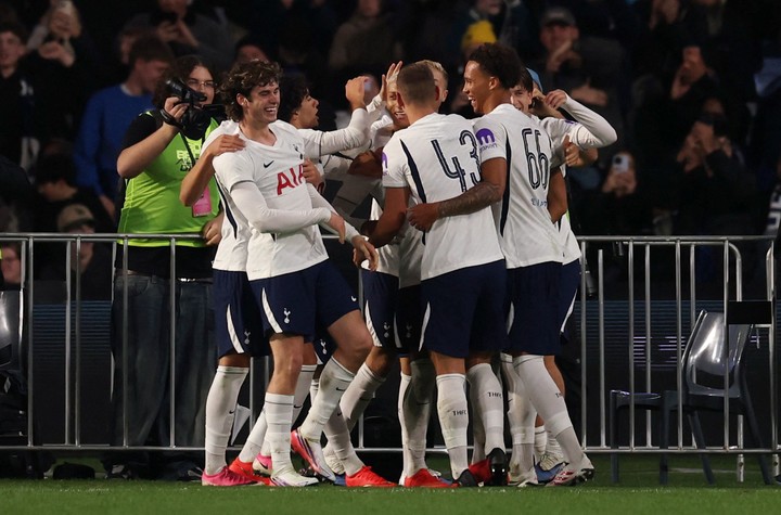 Tottenham ganó en Sidney. (REUTER)