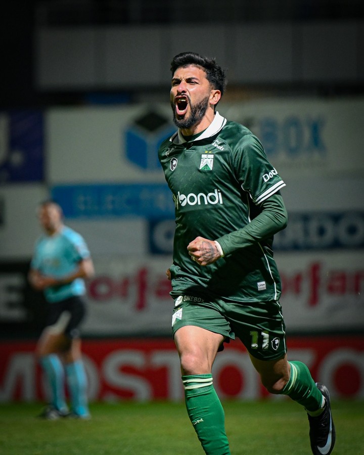 El grito de Manolo Dening, el autor del 1-0 del Verde. (Foto: Prensa Ferro)