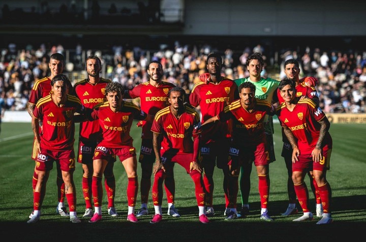 Santiago Castro y Paulo Dybala, titulares en Roma en el amistoso ante Newport County.