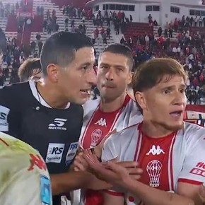 El picante cruce del Colo Gil con el árbitro Falcón Pérez: "¿Por qué no me habla?"