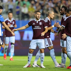 Otro gol de Buendía con Aston Villa y el golpe en la cara que sacó a Garnacho de partido