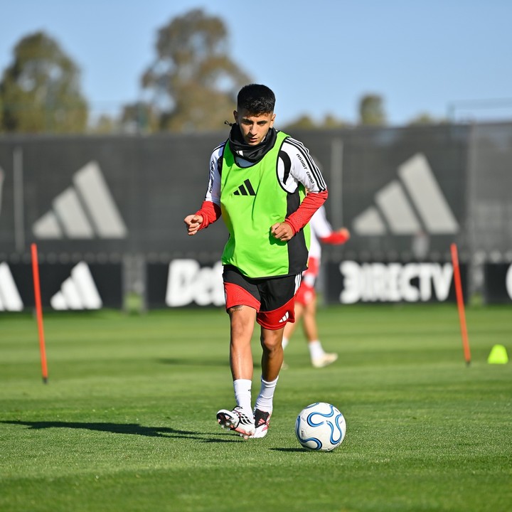 Thiago Almada. Prensa River.