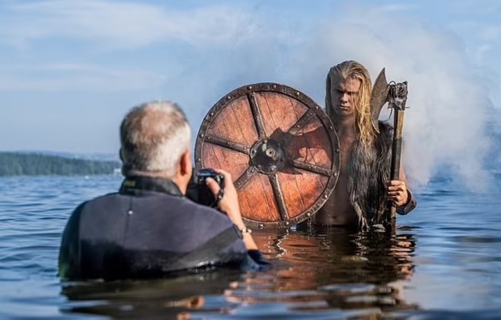 Haaland posó como vikingo en Noruega.