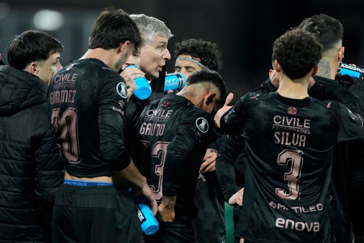 El Calamar levantó su nivel de la mano de Palermo. (AP Photo/Gustavo Garello)