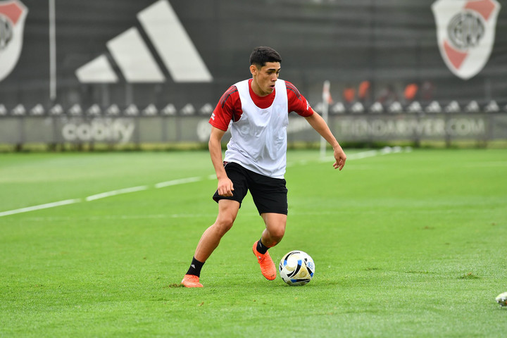 Santiago Lencina, en River.