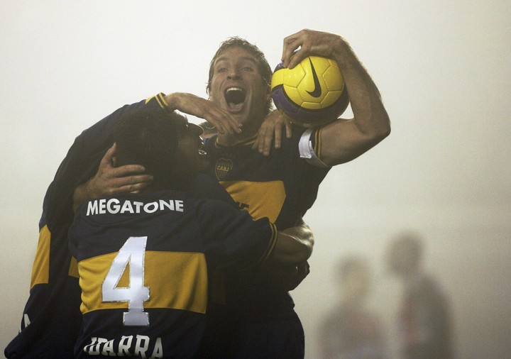 La niebla en La Bombonera. (Reuters_Santiago Pandolfi)