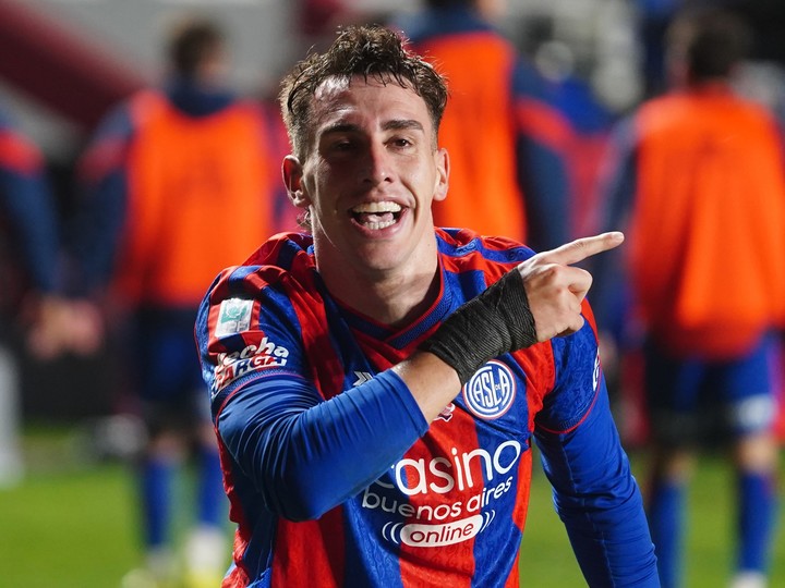 Auzmendi, autor del único gol de San Lorenzo en lo que va del Clausura 2026 (Foto Marcelo Carroll - CLARIN).