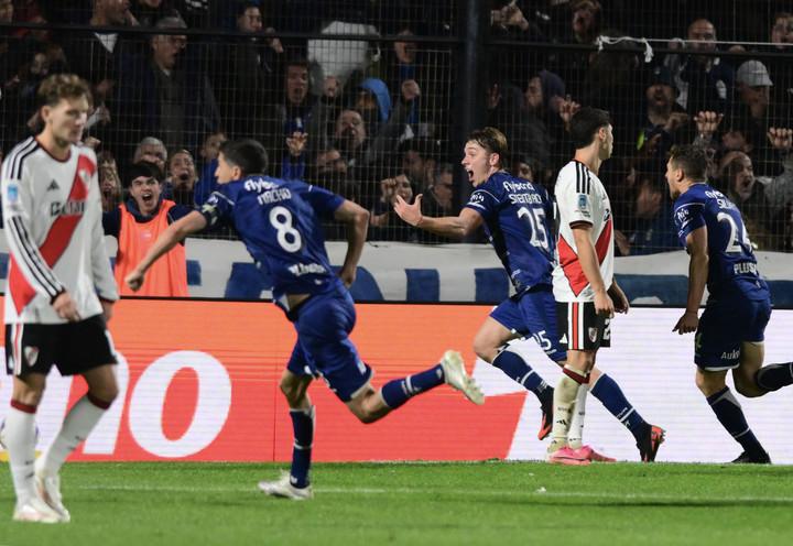 Gimnasia le ganó a River en el Bosque por la segunda fecha del certamen (Foto: FOTOBAIRES - CLARIN).