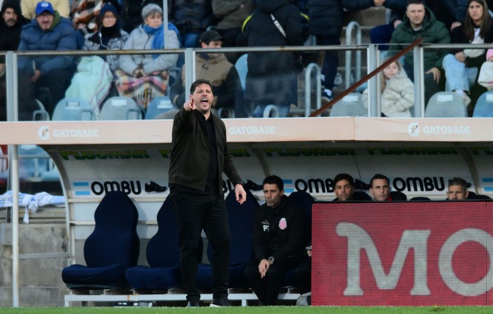 Damián Ayude, técnico de Barracas Central.