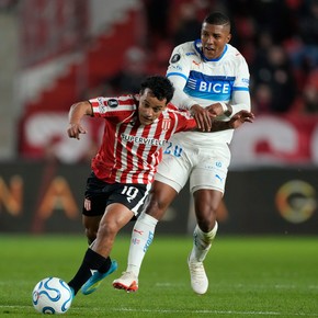 La lesión de Tiago Palacios: ¿cuándo podrá volver a jugar?