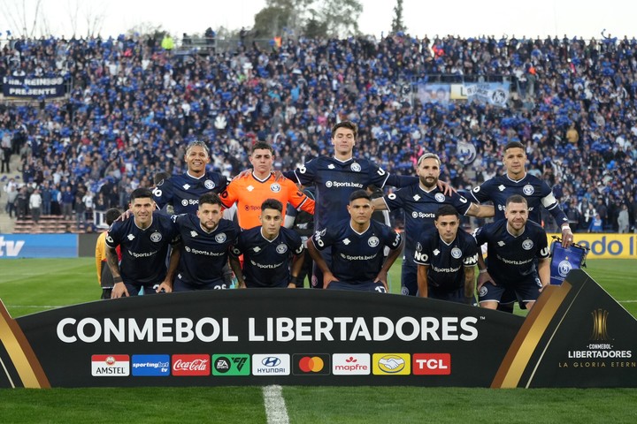 Los jugadores de Independiente Rivadavia antes del partido.