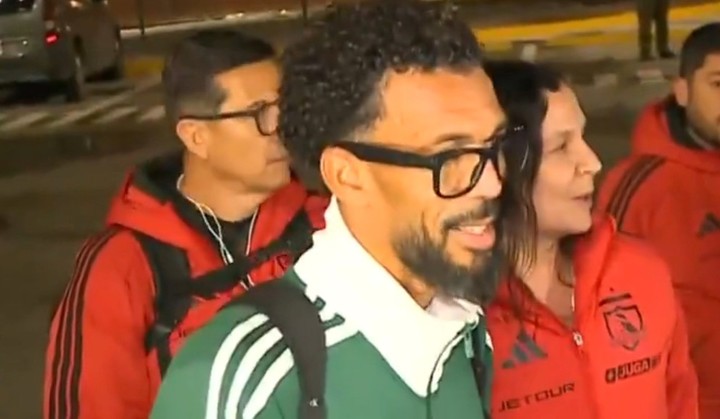 Locura en Chile por la llegada de Vozinha para sumarse a Colo Colo.