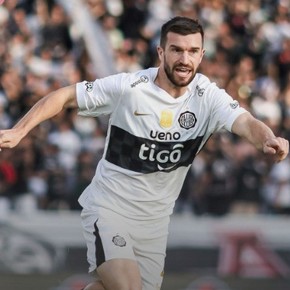 Del gol en su debut al green: la otra pasión de Tim Payne que sorprendió en Paraguay