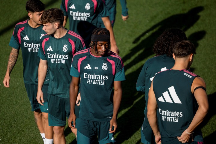 Diomande en los entrenamientos con Real Madrid. (EFE)