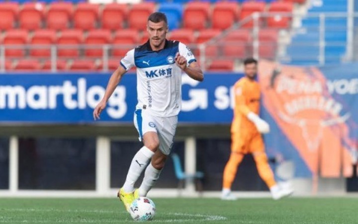 El Alavés le rescindió a Nikola Maras por haber bajado su nivel a propósito.