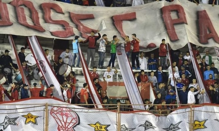 La barra de Huracán y una feroz disputa.