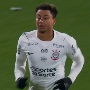 Video: la insólita "bienvenida" que le dieron los hinchas de Rosario Central a Jesse Lingard