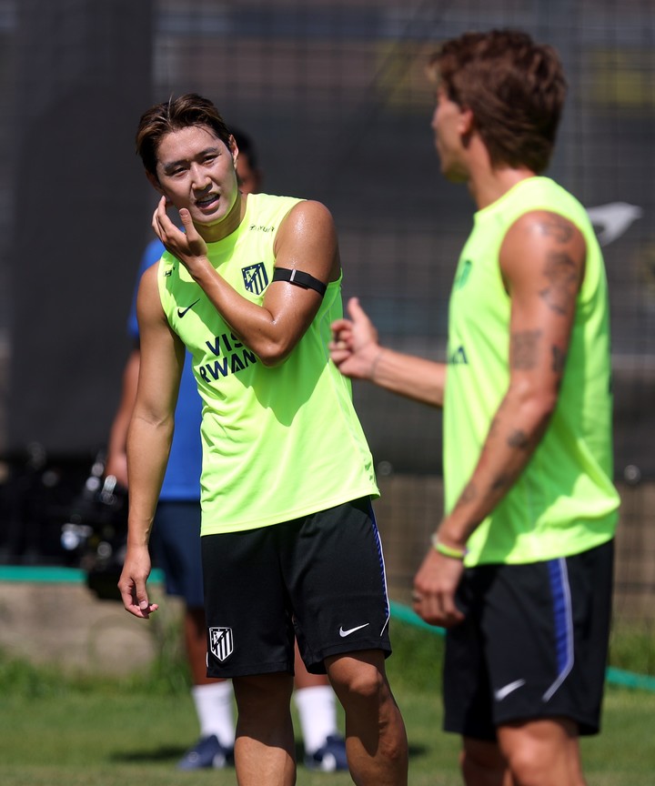 El extremo internacional surcoreano Kang-in Lee, durante el entrenamiento del Atlético de Madrid. Créditos/EFE