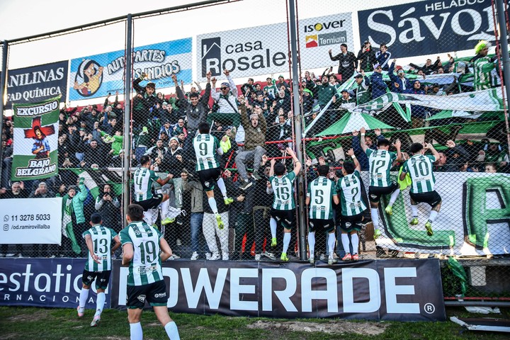 Los fanas de Excursio dijeron presente en Escalada. (Foto: Prensa Excursionitas)