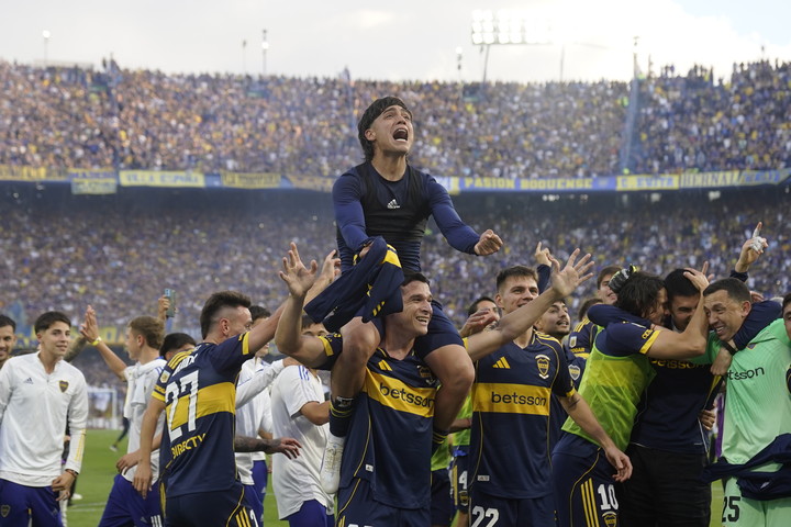 Zeballos y su punto más alto, figura total ante River en la Bombonera. (Foto Marcelo Carroll)