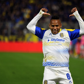 Campaz: de sufrir silbidos a generar dos goles