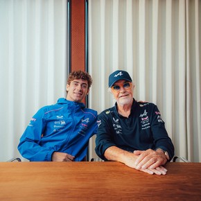 Flavio Briatore: "Franco Colapinto pertenece a la Fórmula 1 y a este equipo"