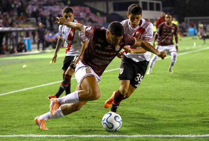 Lencina, con pocos minutos en River.