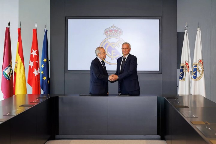Presentación de José Mourinho junto a Florentino Pérez. @RealMadridTV