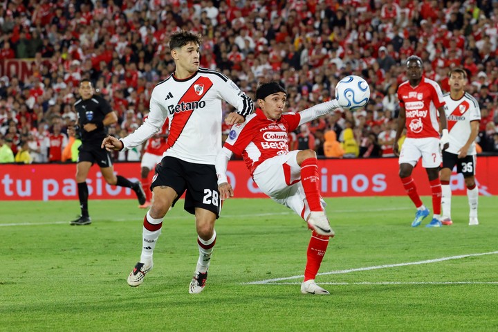 River se trajo un empate de Bogotá y si avanza, jugará ante Vasco da Gama.