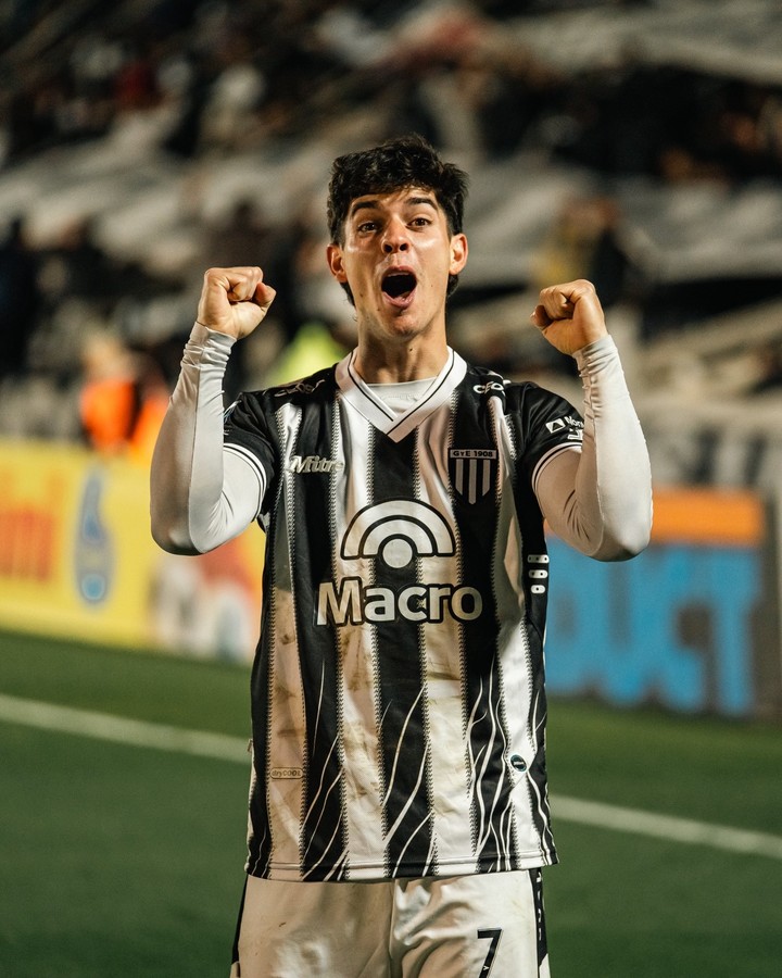 Cingolani festeja su gol ante Talleres.