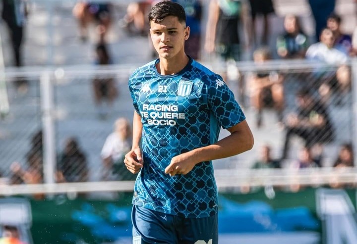 Valentín Carboni en Racing.