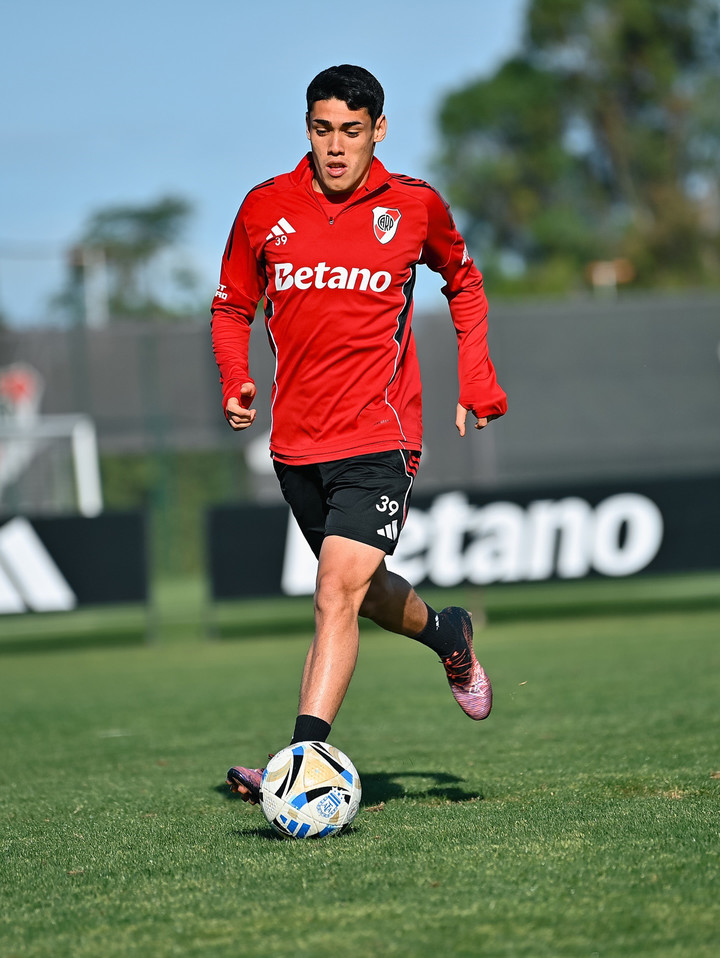 Santiago Lencina. Prensa River.