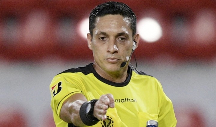 El venezolano Jesús Valenzuela será el juez principal en el partido.
