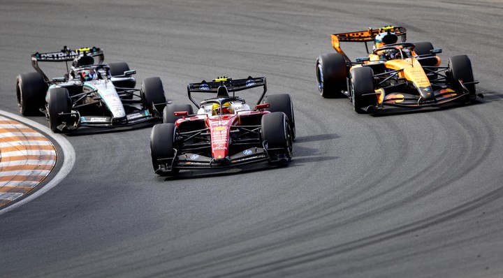 Norris pasa a Antonelli y va a superar a Hamilton (EFE).