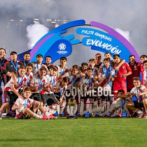 Dos categorías de River salieron campeonas en un torneo de Conmebol