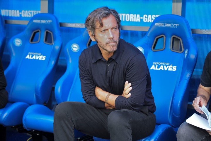 El entrenador del Alavés, Quique Sánchez Flores, durante Alavés 3 - Getafe 0.